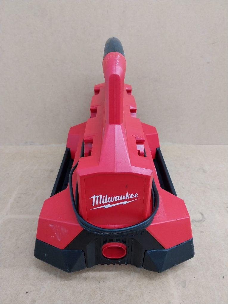 Milwaukee M18 PC6 Szybka Ładowarka 6-cio Portowa  2024r.