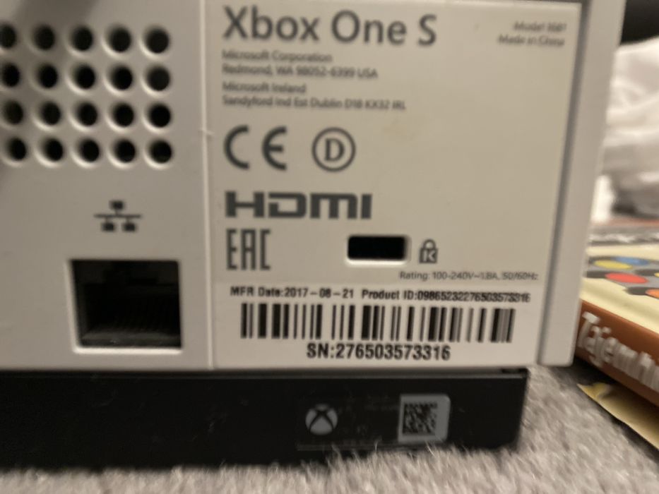 Konsola xbox one S+pad+kabel hdmi+ gra minecraft