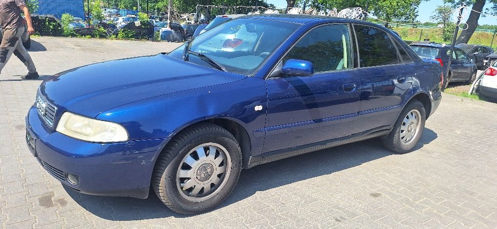 Całe Audi A4 B5 na części 1.6 benzyna lz5k