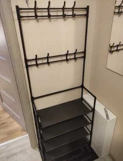 Stojak na Ubrania i Buty – Metalowy, Czarny, Loftowy Design z Półkami