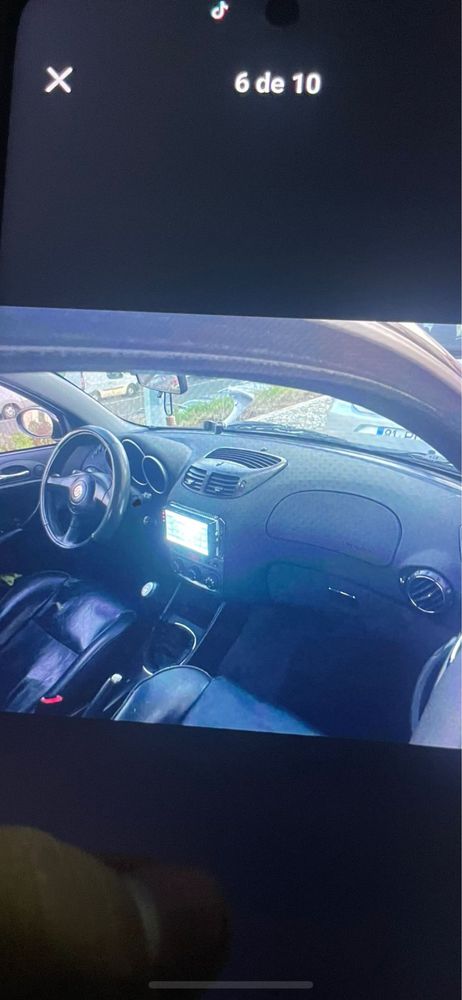 Alfam romeo 147 gasolina 2.400€