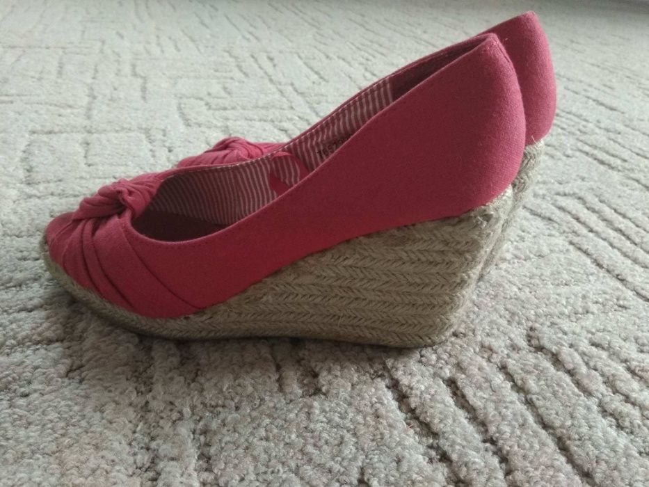 Jak NOWE super buty czerwone CCC na koturnie wygodne otwarte