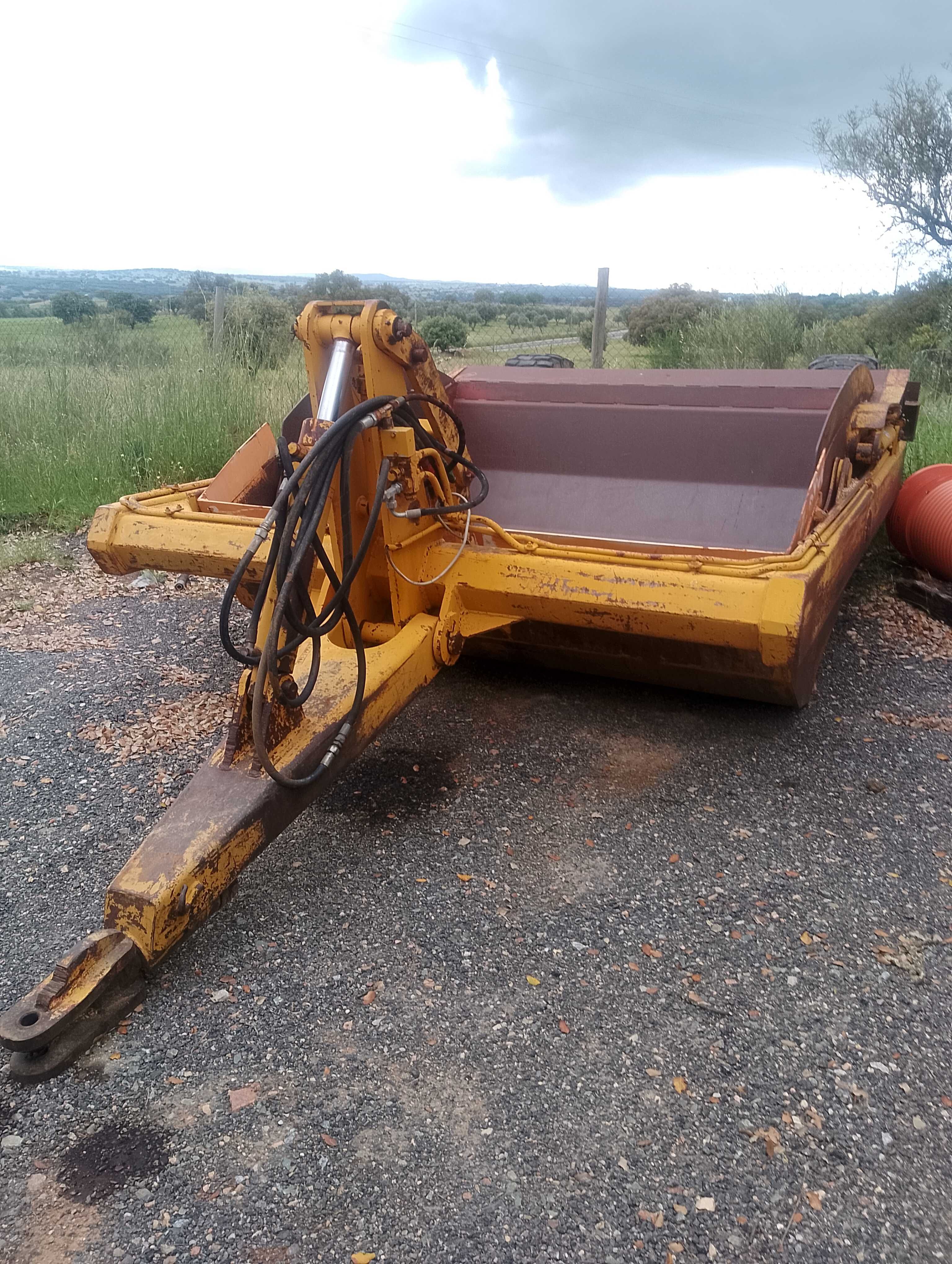 Niveladora trasportadora
