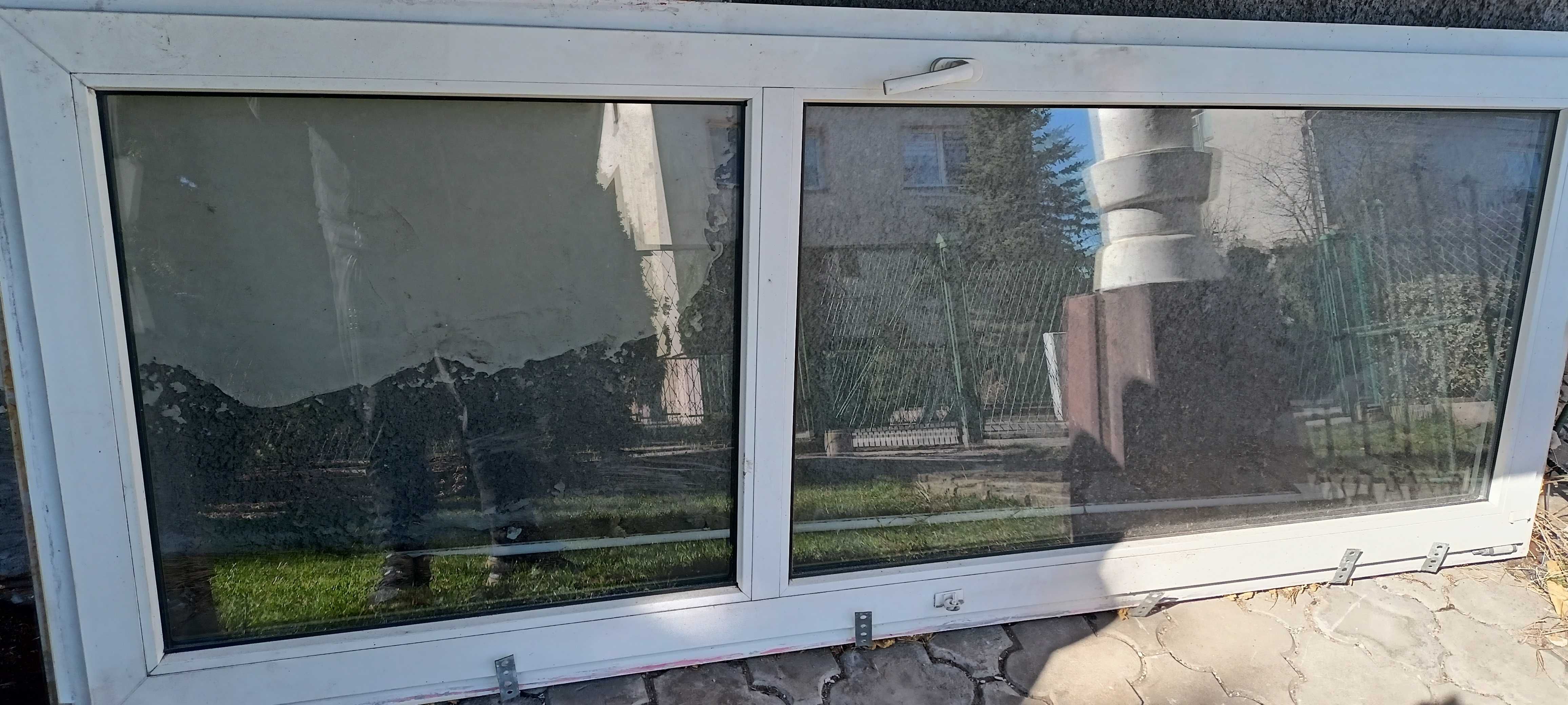 drzwi balkonowe białe plastikowe koloru białego
