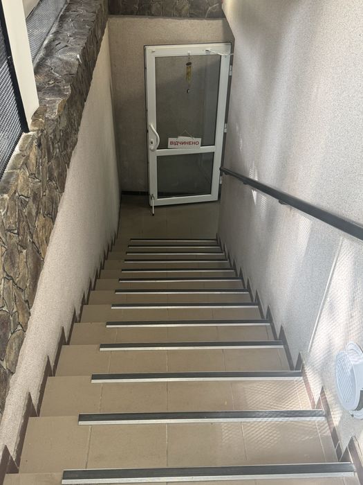 Продаж комерційного приміщення по вул. Лесі Українки