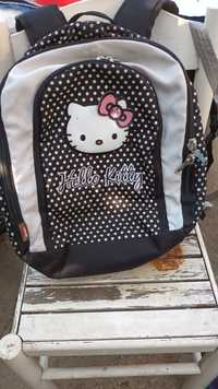 10€ mochila Hello Kitty  com um dia de uso para desocupar