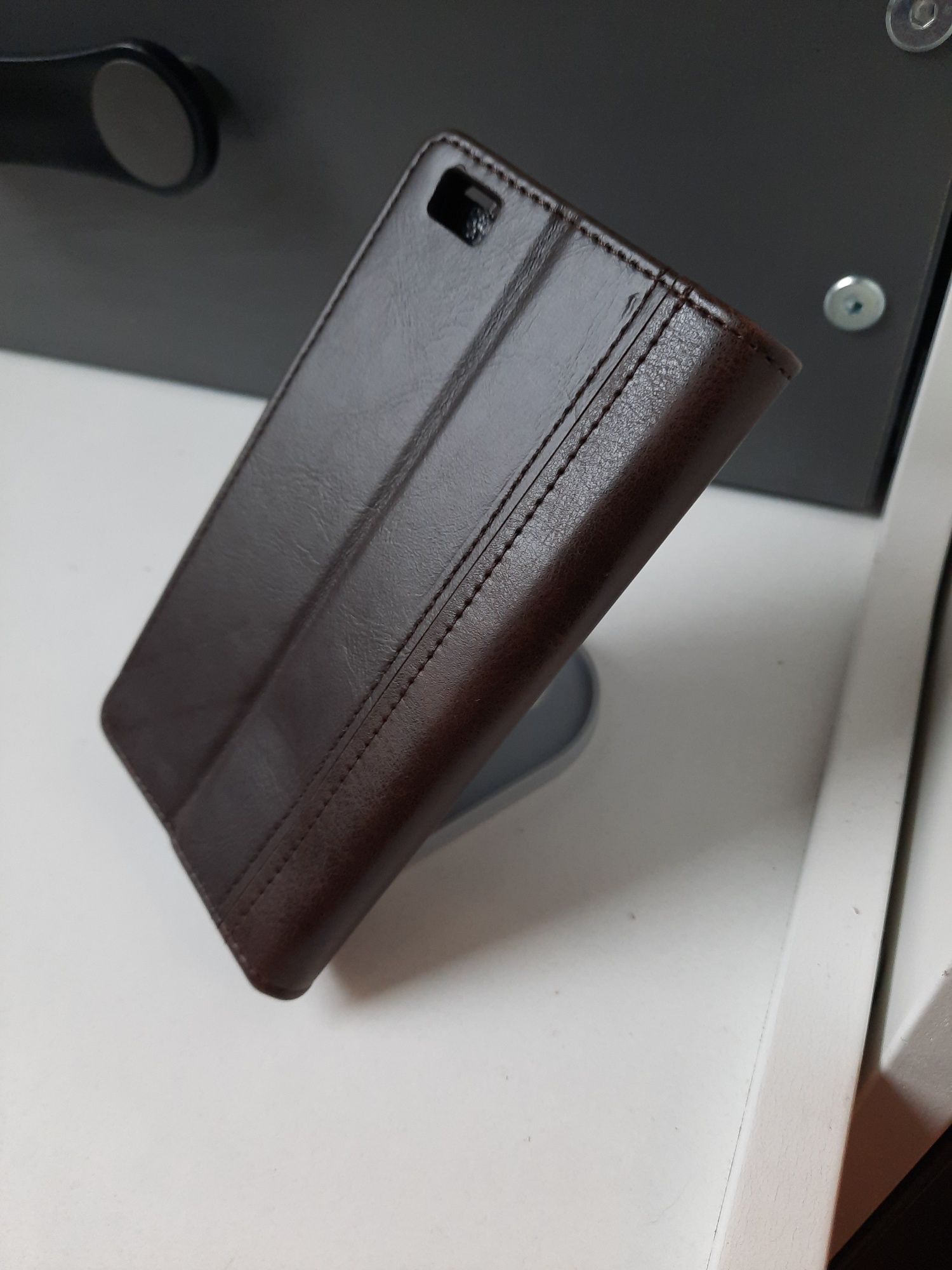 Etui na Huawei p8 zamykany  skóra