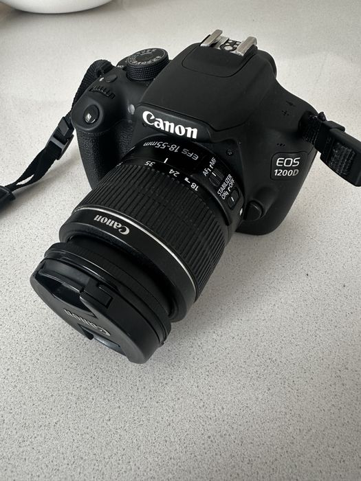 Máquina Fotográfica CANON EOS 1200D