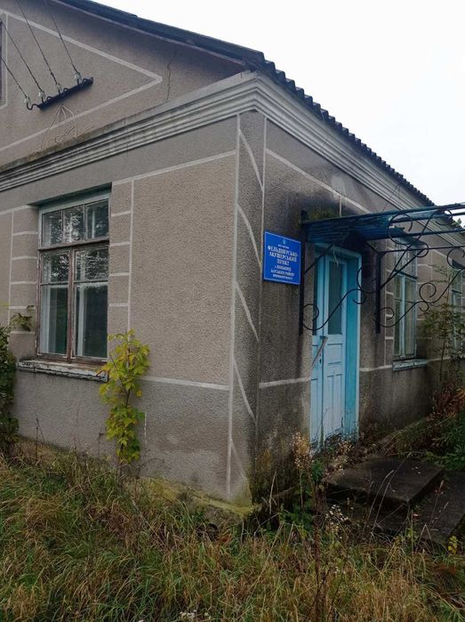 Одноповерхова будівля S= 251,6 м2. Маньківці, вул. Грушевського 46