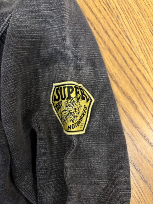 Bluza SuperDry z naszywkami