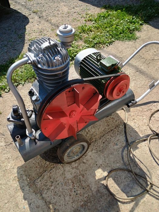 Продам компрессор со7б.