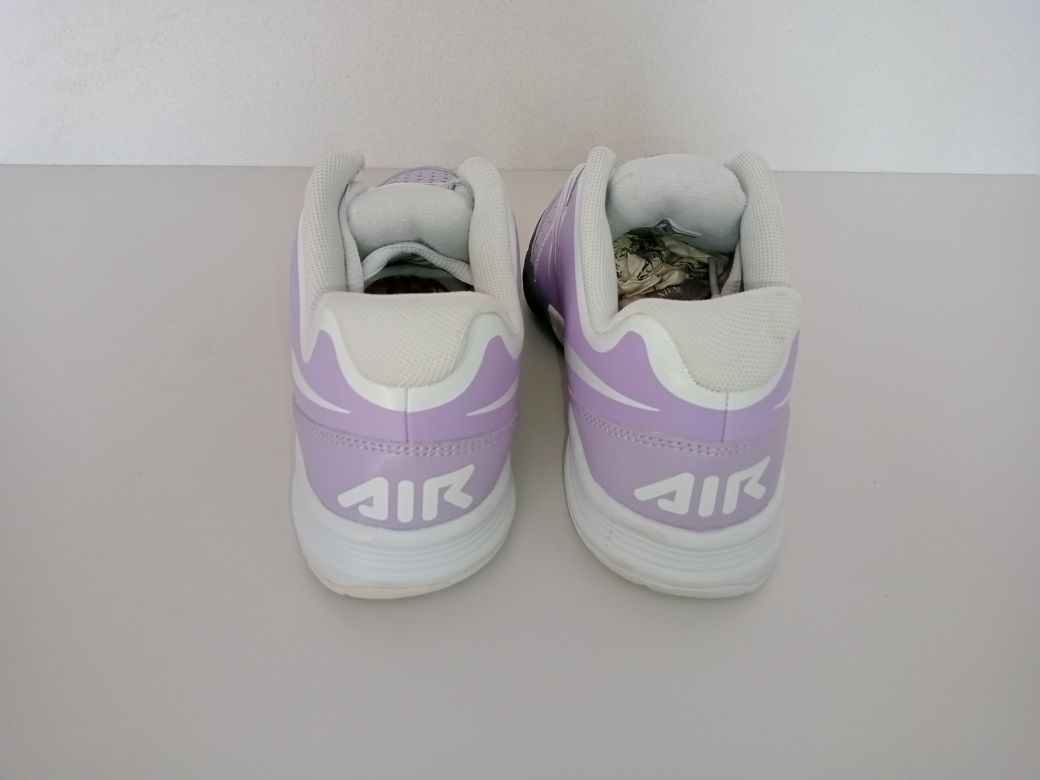 Nike Air nr 37.5--23.5 cm