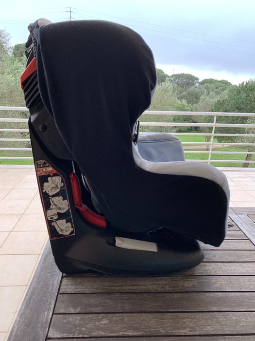Cadeira Auto Grupo 1 (dos 9 aos 18kg) da marca Bébé Confort