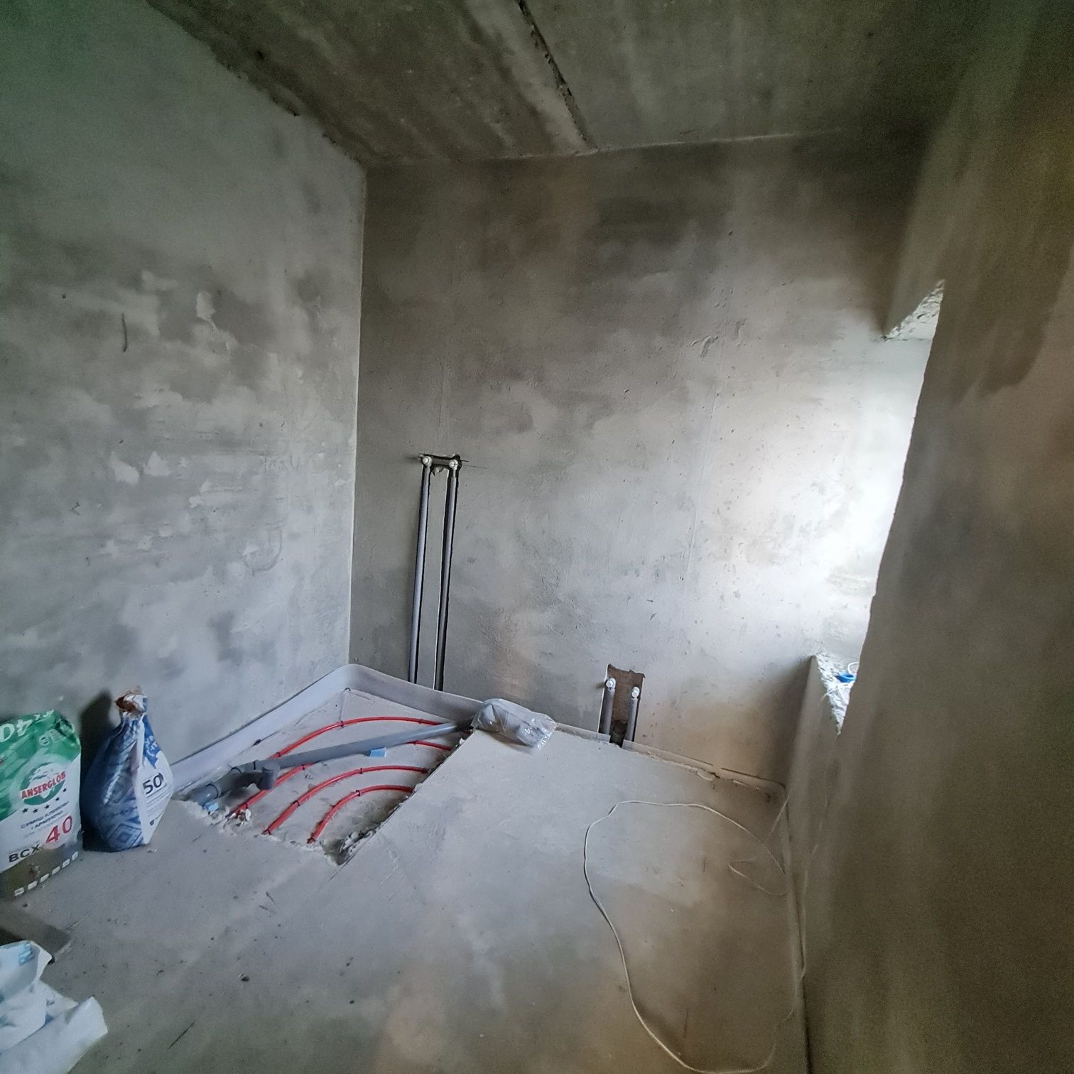 Продаю з підвалом, гаражом. Весняне , за Варварівкоюсертифікат