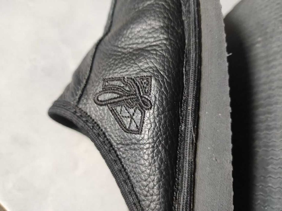 kapcie klapki skórzane góralskie laczki skórkowe ze skóry pantofle