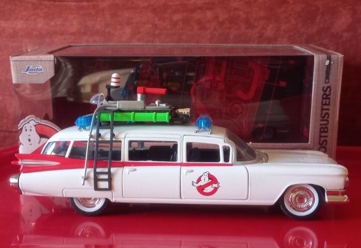 Ghostbusters escala 1:24 (da luz)