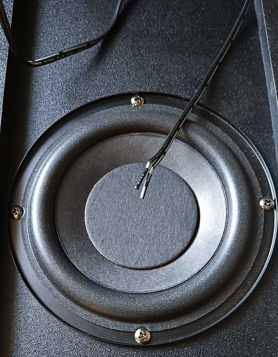 Subwoofer OMEGA 10W Pasywny Przewodowy 285 x 155 x 286 mm Czarny Nowy