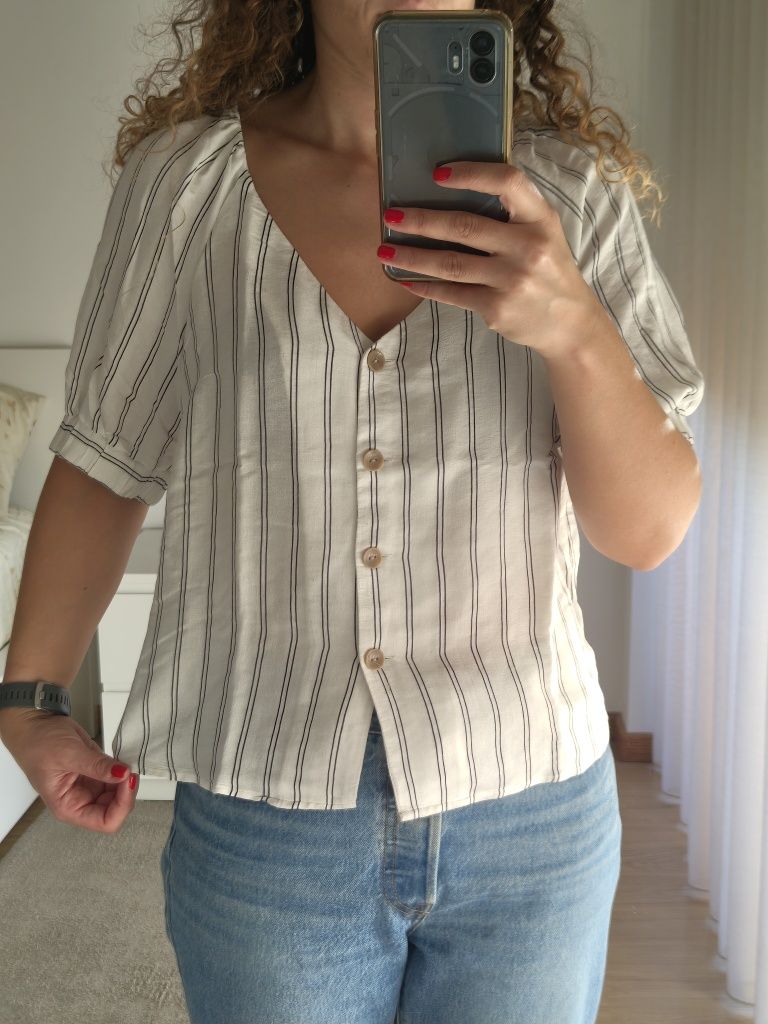 Camisa branca Lefties com penas