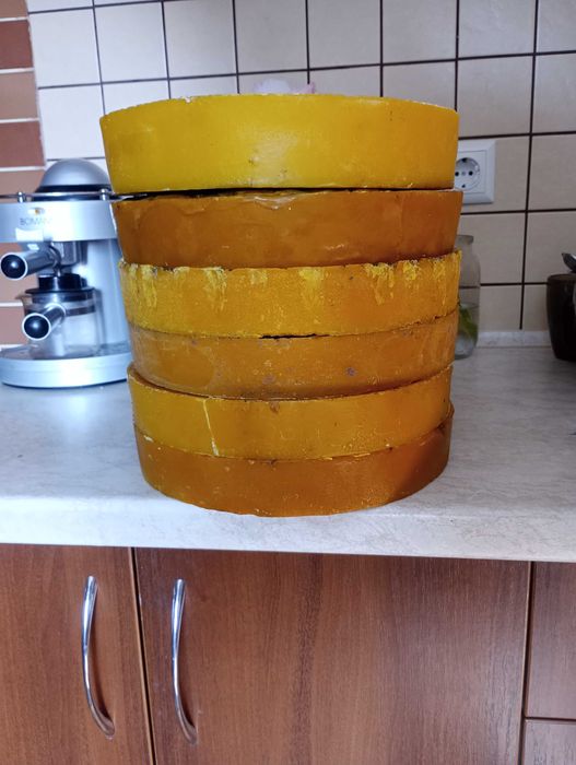 Продам віск з власної пасіки