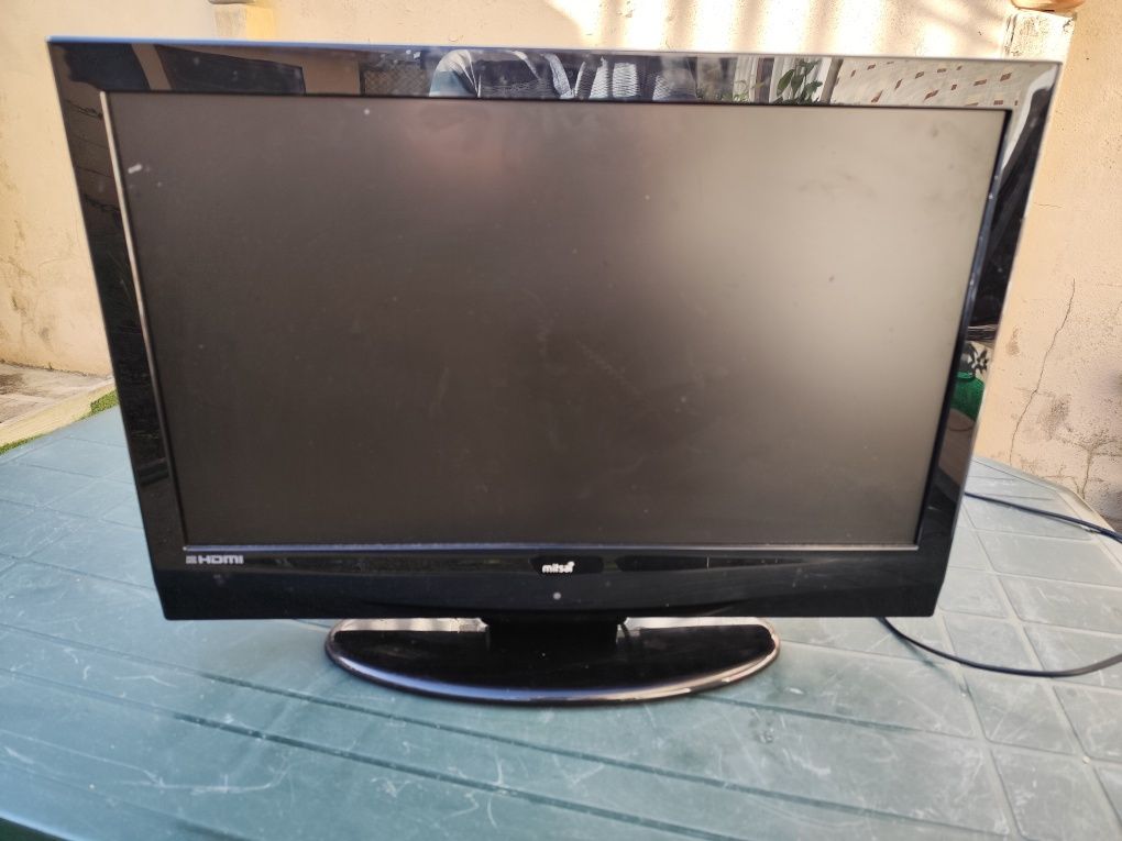 TV Mitsai com defeito