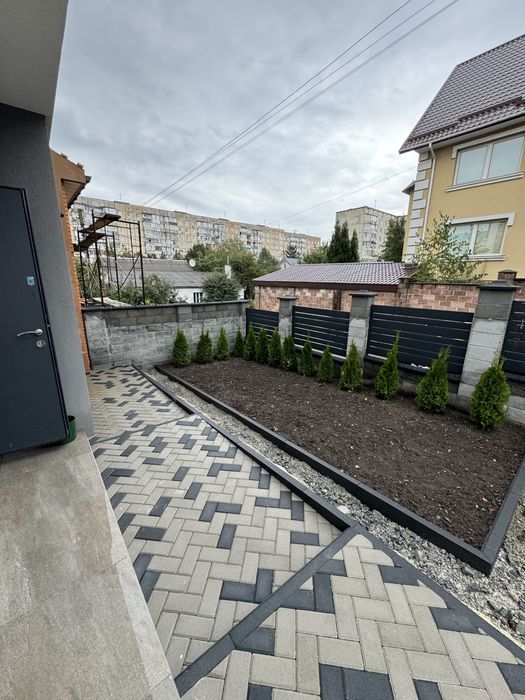 Продаж будинку в місті