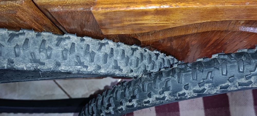 2 pneus Hutchinson Cameleon 27,5X2.00