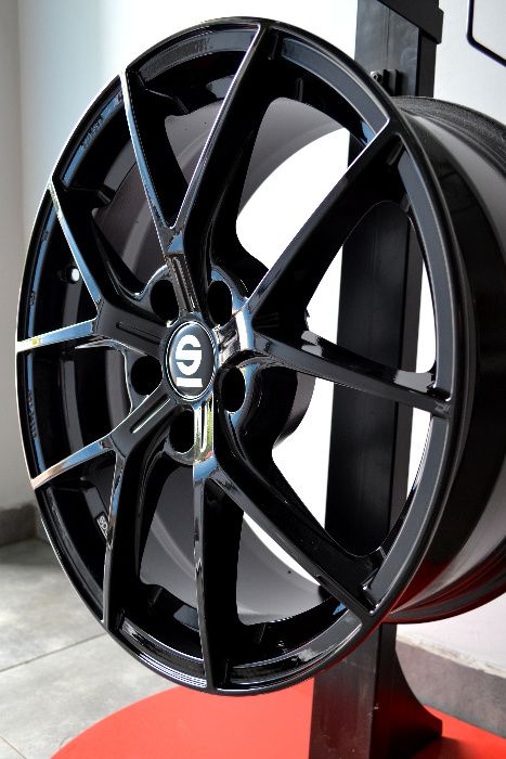 Nowe felgi aluminiowe SPARCO Podio 18 x 8J 5x108 et 50 Ford Volvo