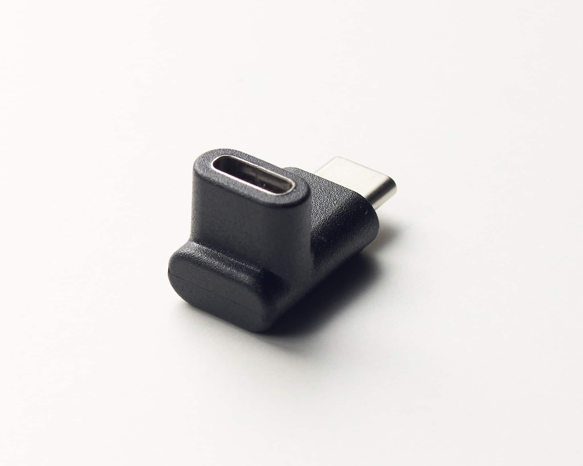Adaptador USB C em “L”