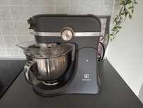 Robot kuchenny Electrolux EKM5540 w idealnym stanie.