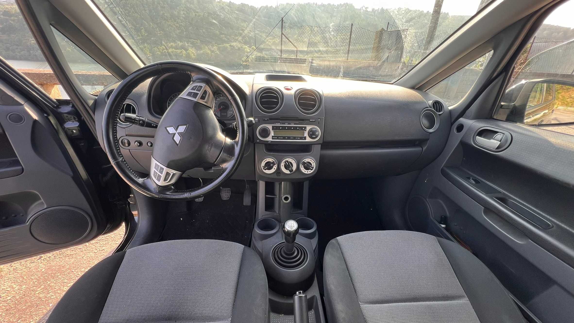 2011 Mitsubishi colt 1.3