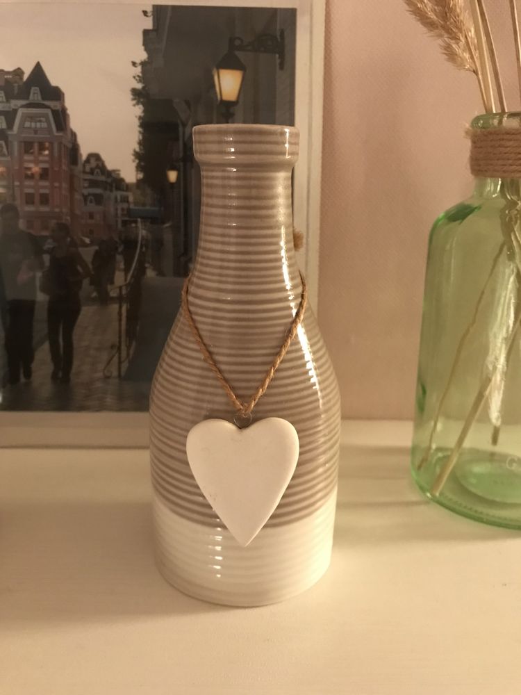 Декоративна ваза з сердечком