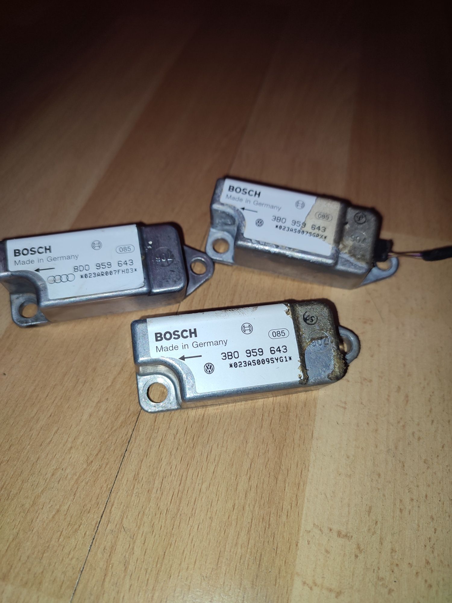 Czujnik sensor Bosch uderzeniowe Airbag passat b5 audi a4 b5