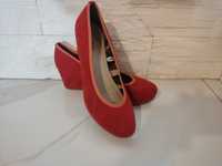 Buty damskie na koturnie 38,5