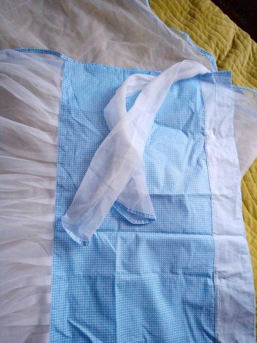 Baldachim do łóżeczka maluszka.