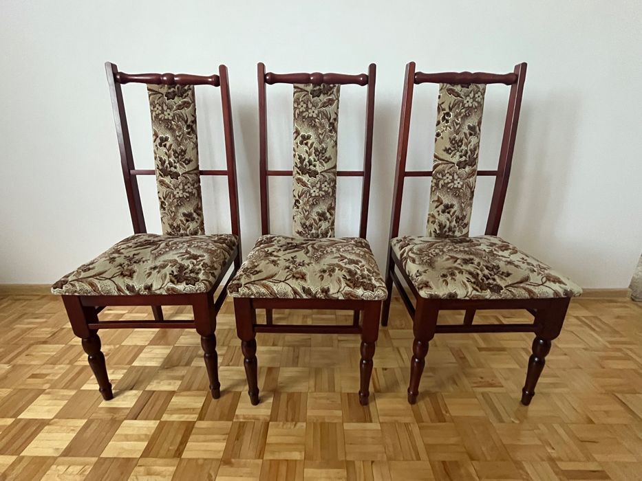 Krzesła drewniane - 12 sztuk