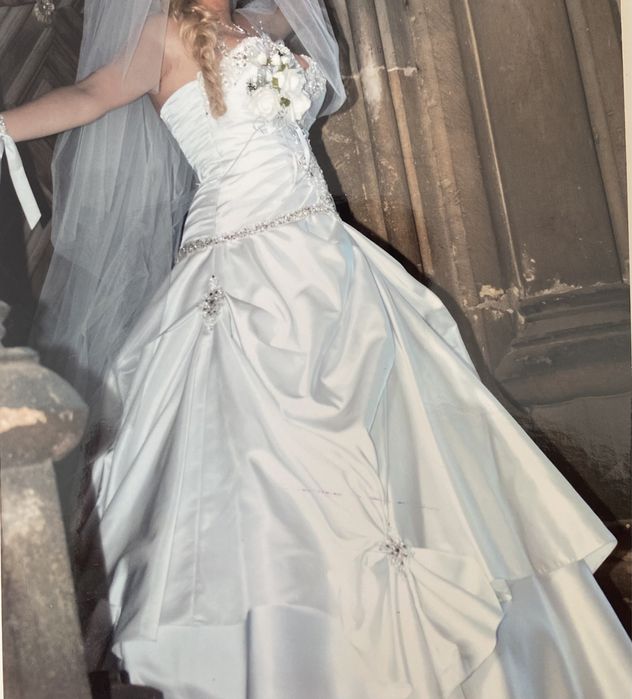 Весільна сукня