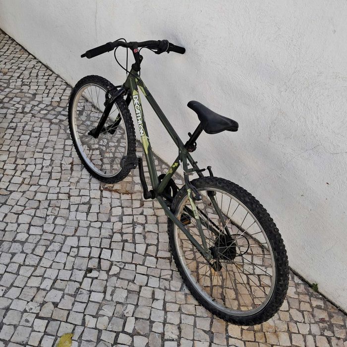 Bicicleta Decathon Pneu 24