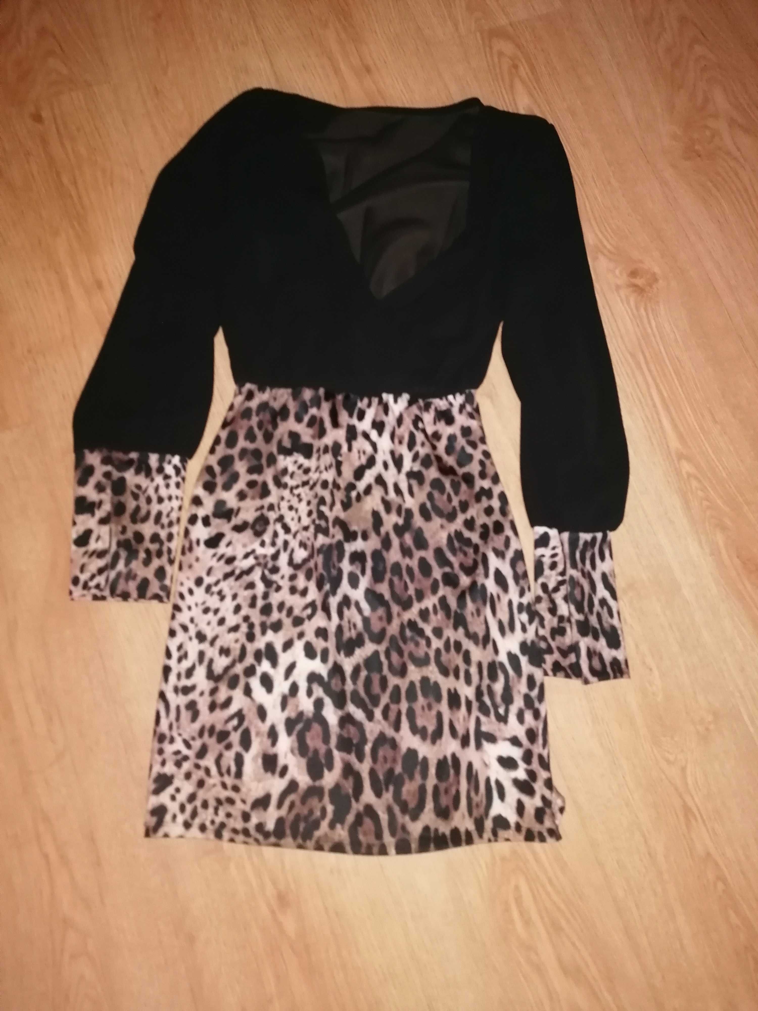 Vestido preto com padrão leopardo