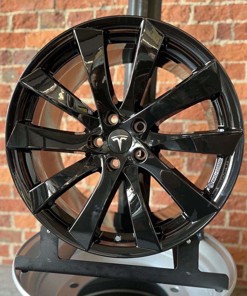 Alufelgi 19 Tesla Y Nowe 5x114,3 Felgi Black Edition Czujniki