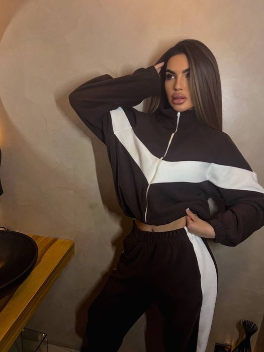 Стильный женский теплый костюм флисовый с лампасами