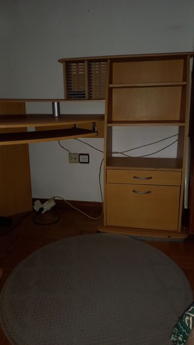 Secretária de canto