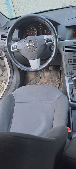 Автомобіль Opel astra H