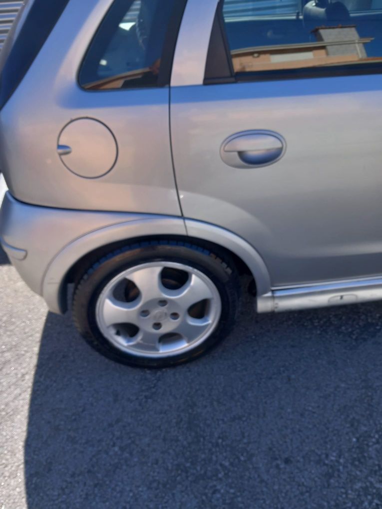 Vendo  opel corsa  1300 cdti