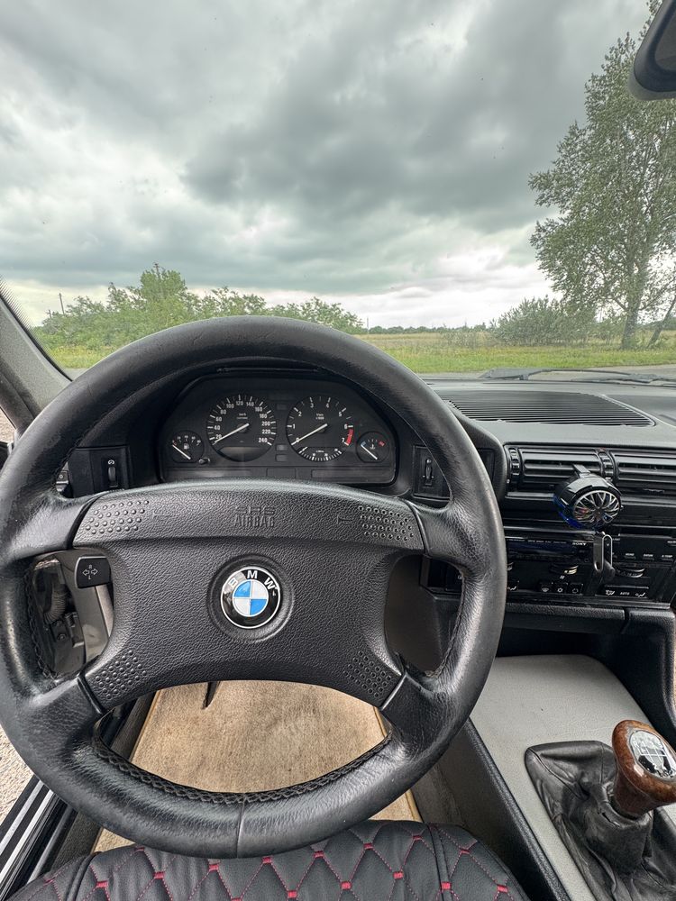 Продам BMW E34 520I м50б20