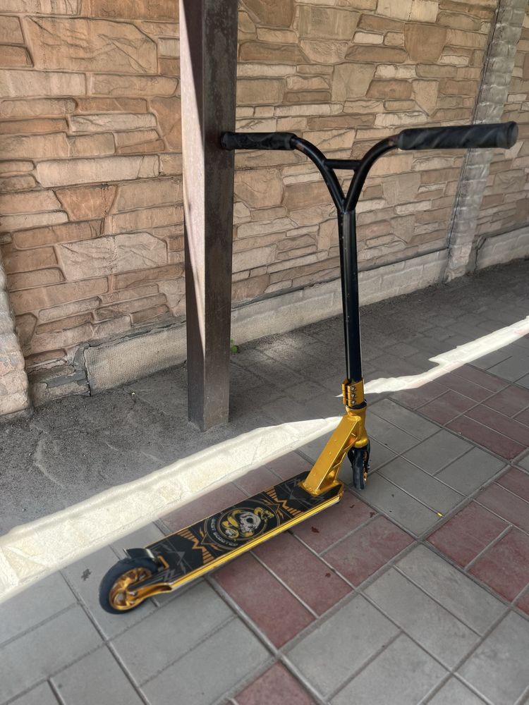 Самокат трюковий best scooter