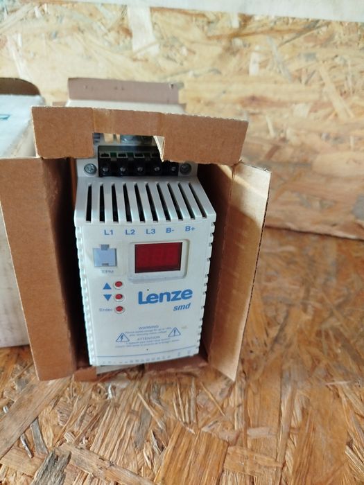 Falownik lenze ESMD 112L4TXA nowy