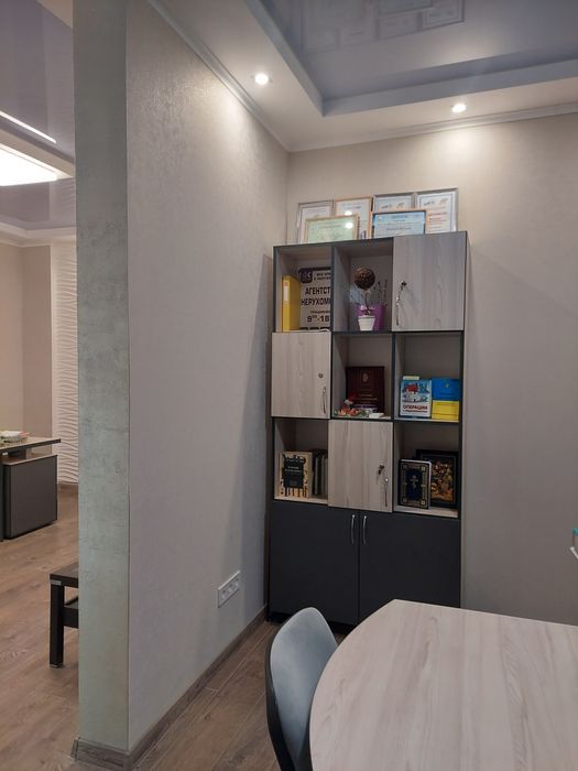 Офіс центр ТЦ Україна Жаботинського 45000 у.о