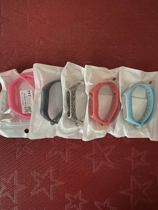 Ремінці для Mi Band 2