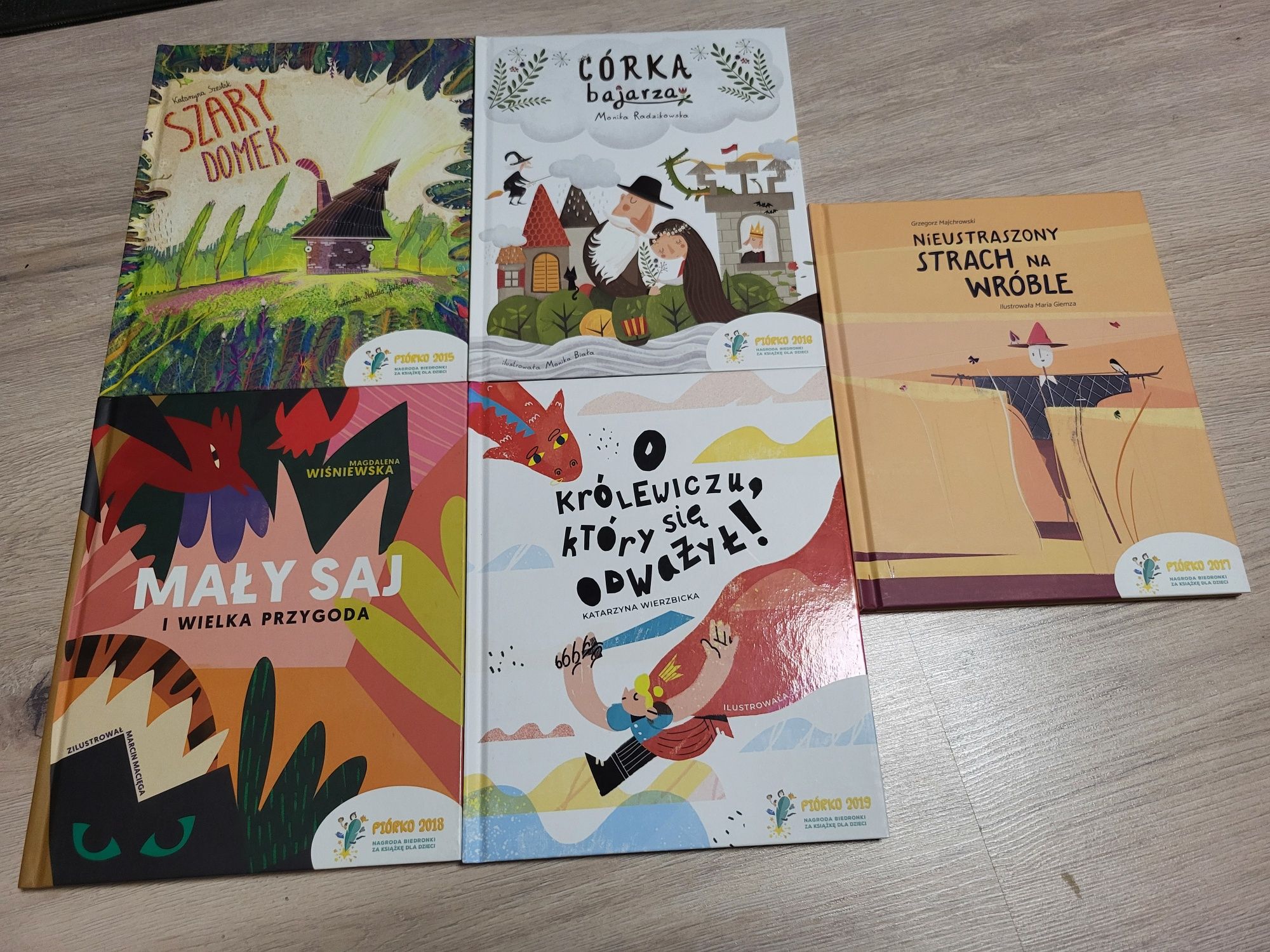 Zestaw 5 książek dla dzieci z serii Piórko