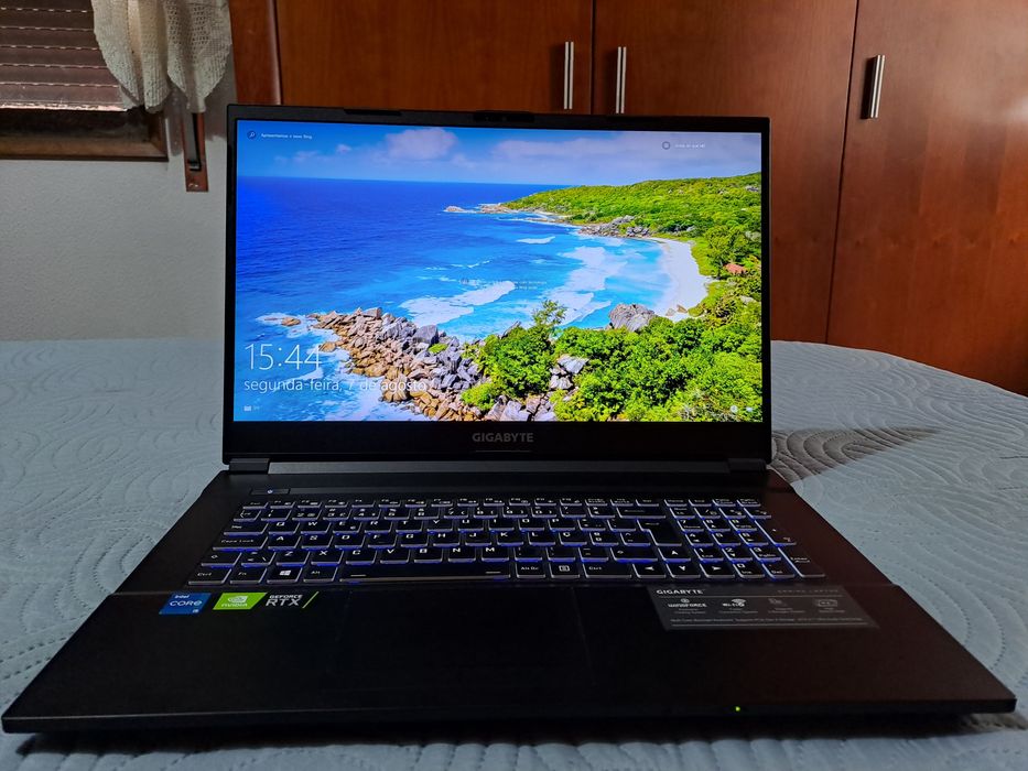 Portátil gaming Gigabyte G7